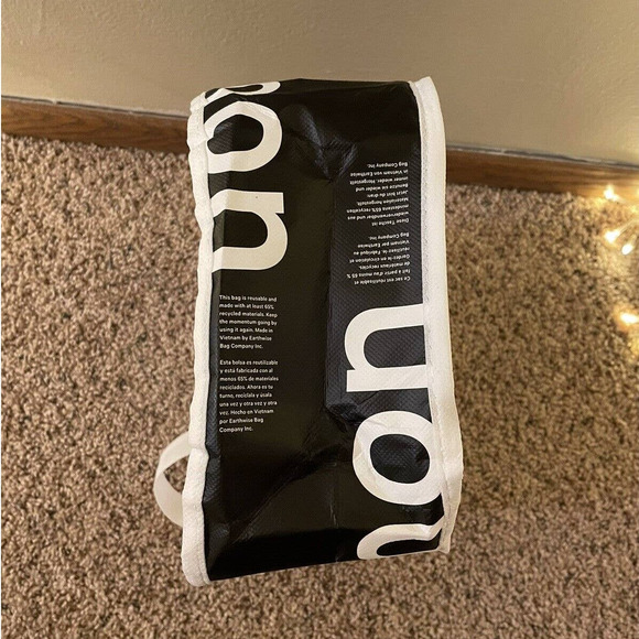 SOLD***Lululemon- Small Reusable Tote Bag Snap Button Close White 9" x 12" - Picture 4 of 5